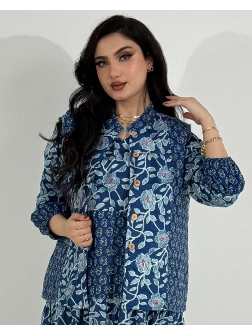 دراعة نسائية بنقش مميز